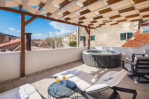 Le Premier Luxury Rooms