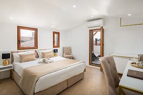 Le Premier Luxury Rooms