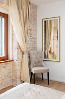 Le Premier Luxury Rooms