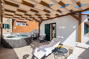 Le Premier Luxury Rooms