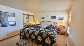 Rustic Mountain 3 Br  Plaza 3 Bedroom Condo - No Cleaning Fee! by RedA