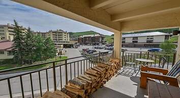 Rustic Mountain 3 Br  Plaza 3 Bedroom Condo - No Cleaning Fee! by RedA