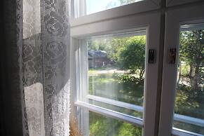 LAURI Historical Log House Manor