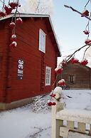 LAURI Historical Log House Manor