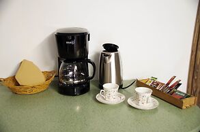 LAURI Historical Log House Manor