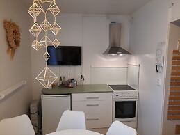 LAURI Historical Log House Manor