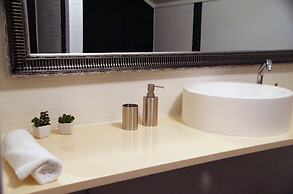 LAURI Historical Log House Manor