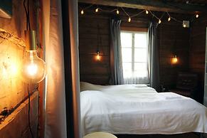 LAURI Historical Log House Manor