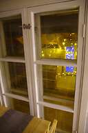 LAURI Historical Log House Manor