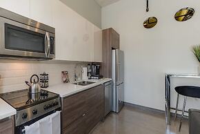 Brand New Stunning Unit Downtown