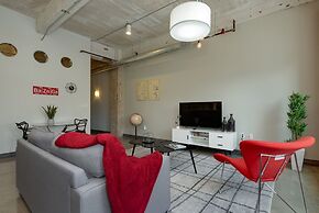 Gorgeous 1 Bedroom in Historic Building, Downtown