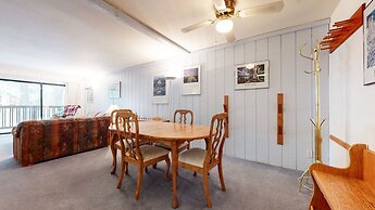 Summit 41 Spacious and Stones Throw to Eagle Lodge by RedAwning