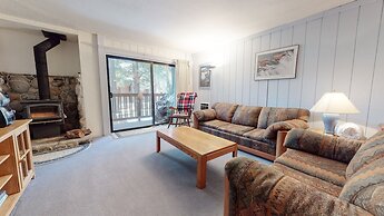 Summit 41 Spacious and Stones Throw to Eagle Lodge by RedAwning