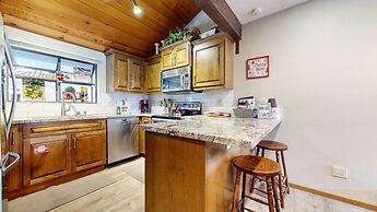 Woodlands #33 3 Bedroom Condo by RedAwning