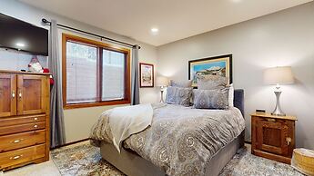 Woodlands #33 3 Bedroom Condo by RedAwning