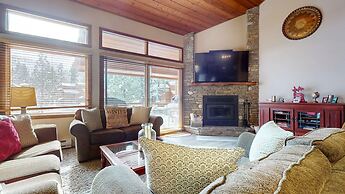 Woodlands #33 3 Bedroom Condo by RedAwning