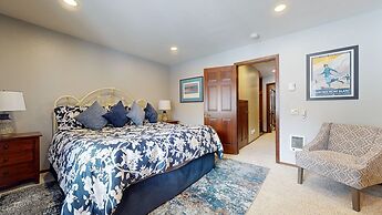 Woodlands #33 3 Bedroom Condo by RedAwning