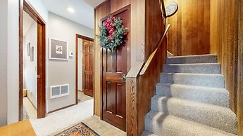 Woodlands #33 3 Bedroom Condo by RedAwning