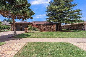 Stead House-3bd/2ba, Ttu,  Fall Specials! 3 Bedroom Home by RedAwning