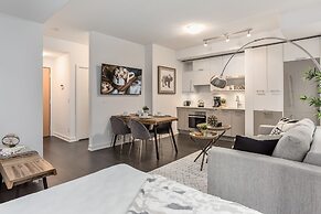 QuickStay - Classy & Rustic Downtown Condo