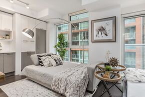 QuickStay - Classy & Rustic Downtown Condo