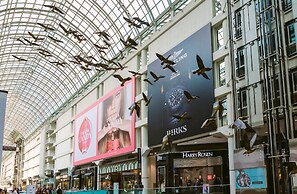 QuickStay - Classy & Rustic Downtown Condo