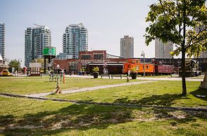 QuickStay - Classy & Rustic Downtown Condo