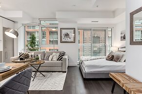 QuickStay - Classy & Rustic Downtown Condo