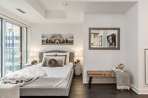 QuickStay - Classy & Rustic Downtown Condo