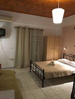 Elena's Luxury Studios and Apartments