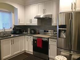 Arbutus Rose House by Elevate Rooms