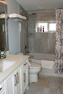 Arbutus Rose House by Elevate Rooms