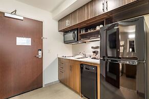 MainStay Suites Lancaster Dallas South