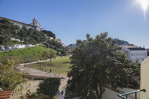 A Pearl in Graceland