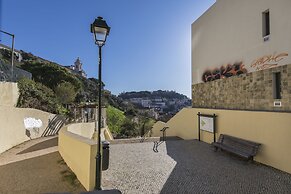 A Pearl in Graceland