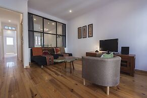 A Pearl in Graceland