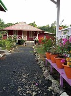 Pondok Oma Surf Simeulue