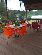 Pondok Oma Surf Simeulue