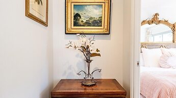 The Vintage Cottage