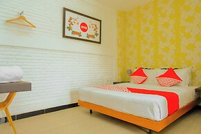 OYO 354 32 Guest House