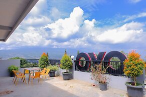 OYO 354 32 Guest House