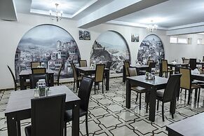 Marialuis Hotel