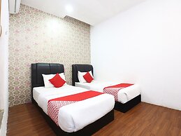 OYO 717 MR J Hotel Wakaf Che Yeh 2