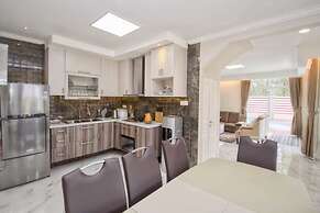 Villa Kota Bunga Puncak 4 Bedroom