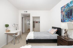 Irvine Comfort Collection 2 bed & 2 Bath