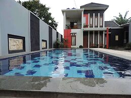 Villa Fahim 1 Puncak 4 Bedroom