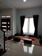 Villa Fahim 2 Puncak 4 Bedroom