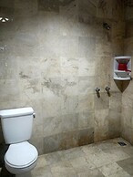 Villa Beverly Hills Puncak for 50 pax