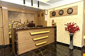 Hotel Royal King by Sky Stays