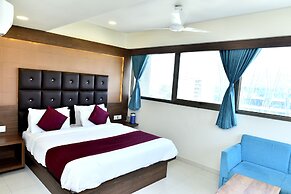 Hotel Royal King by Sky Stays